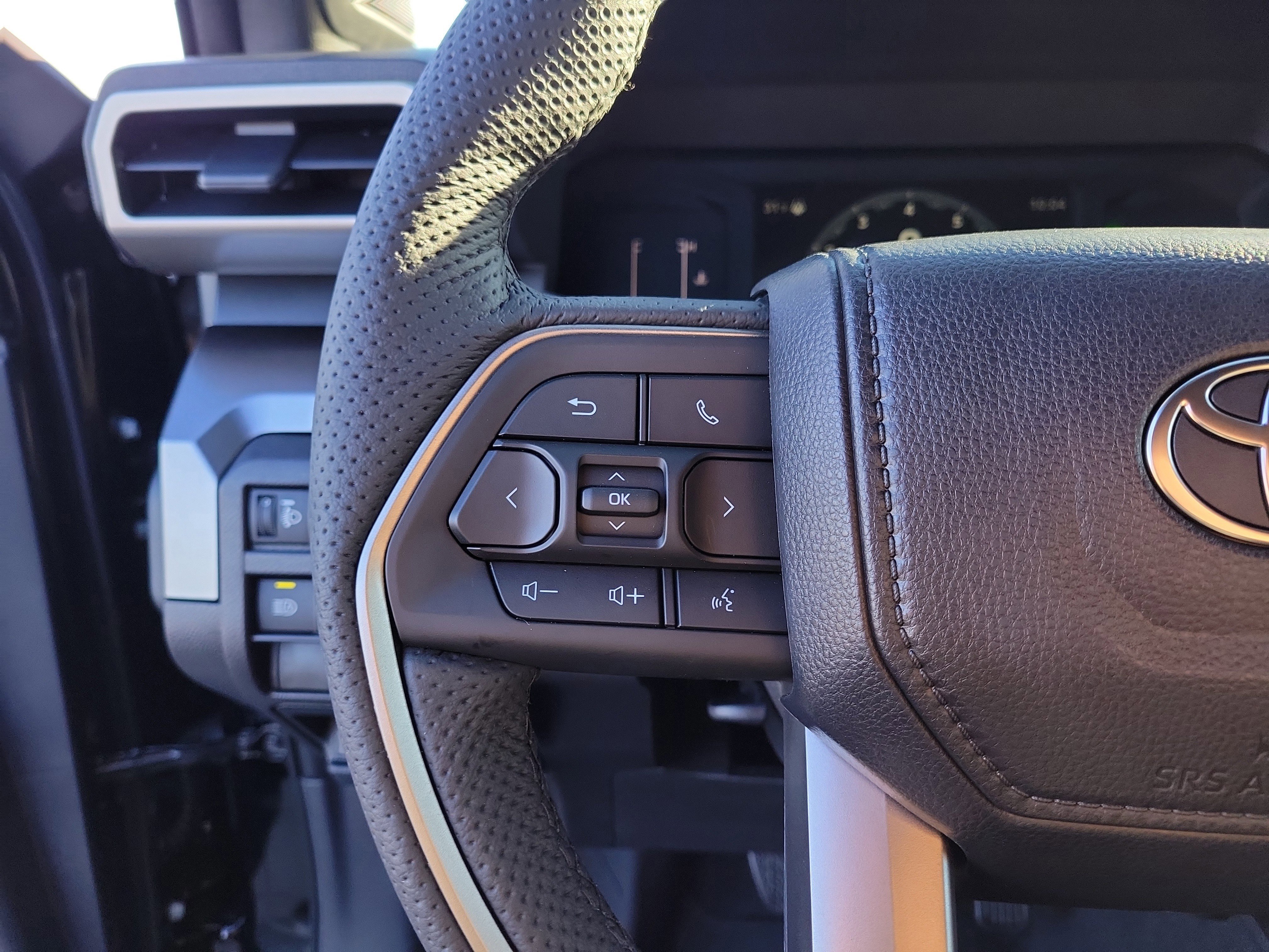 New 2025 Toyota Tacoma SR5 image 23