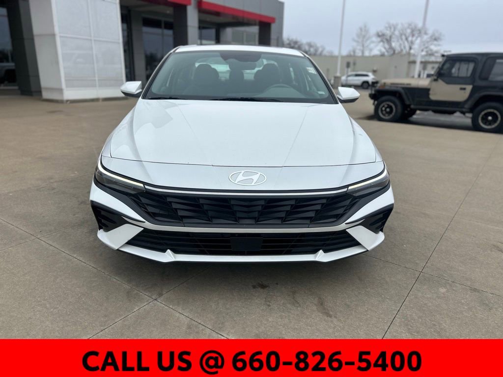 Used 2025 Hyundai Elantra SEL video 2