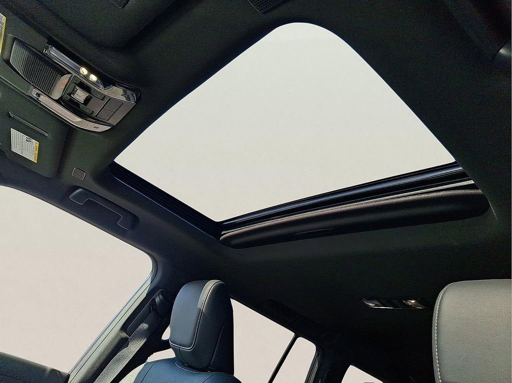 Used 2025 Lexus GX 550 w/ Accessory Package (2T) image 23