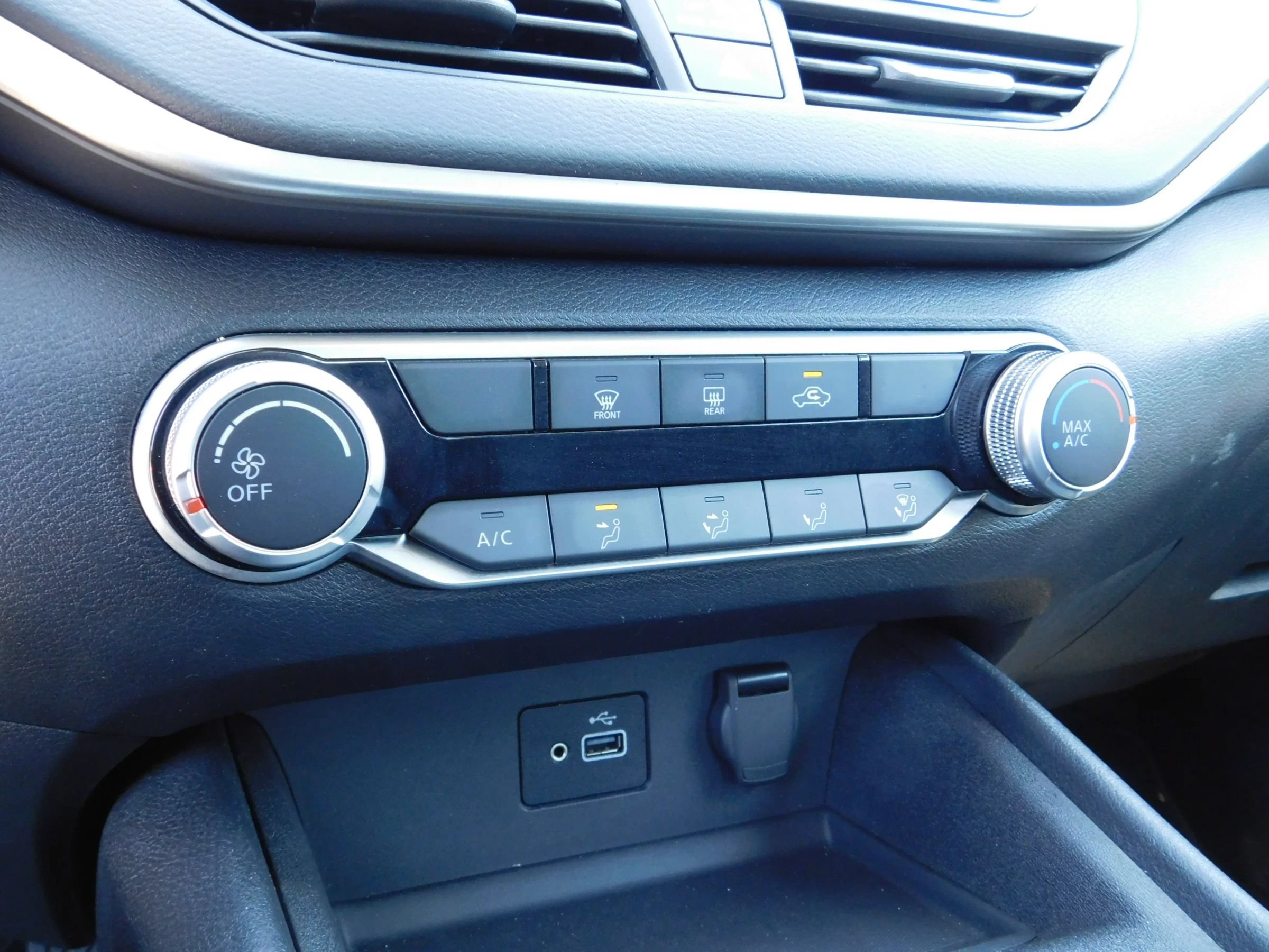 Used 2024 Nissan Altima 2.5 S FWD image 16