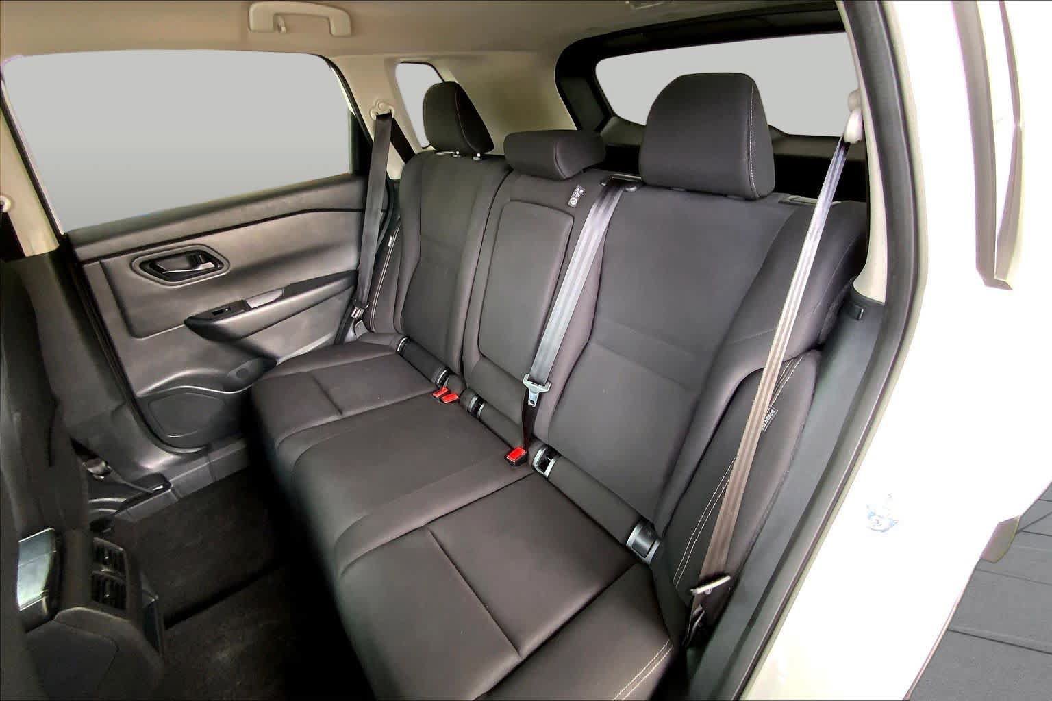 Used 2024 Nissan Rogue S AWD/4WD image 20