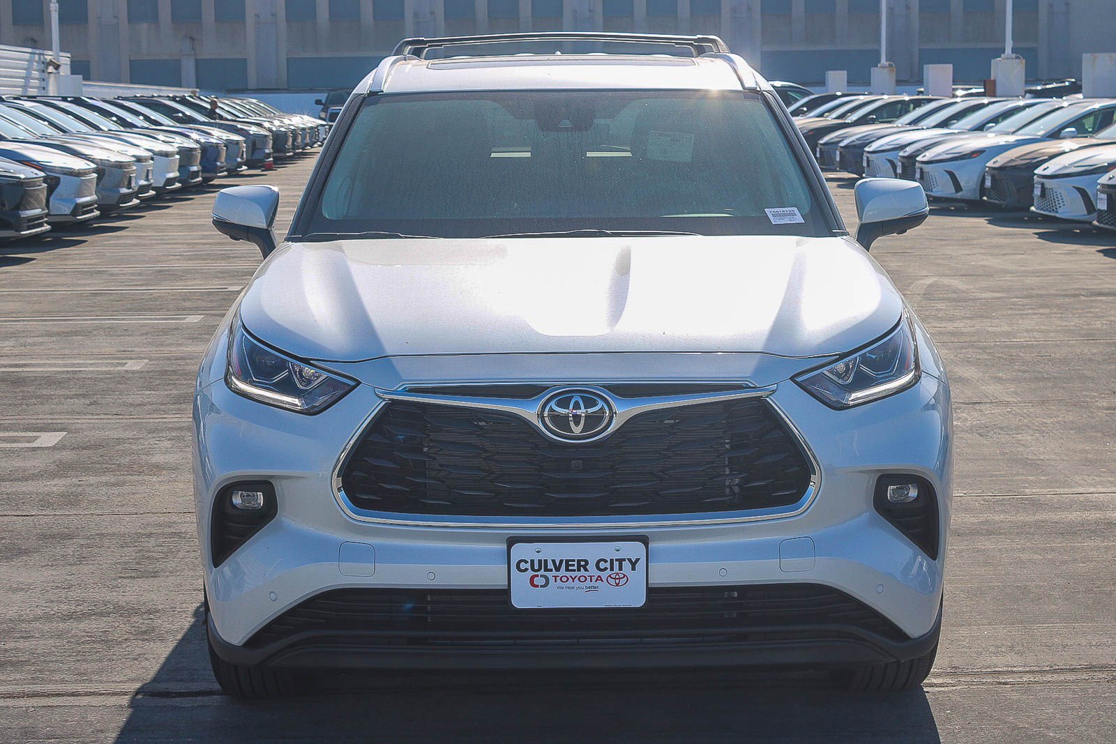 New 2026 Toyota Highlander Limited AWD/4WD image 2