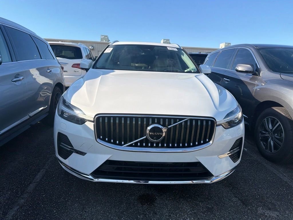 Used 2023 Volvo XC60 B5 Ultimate AWD/4WD image 2