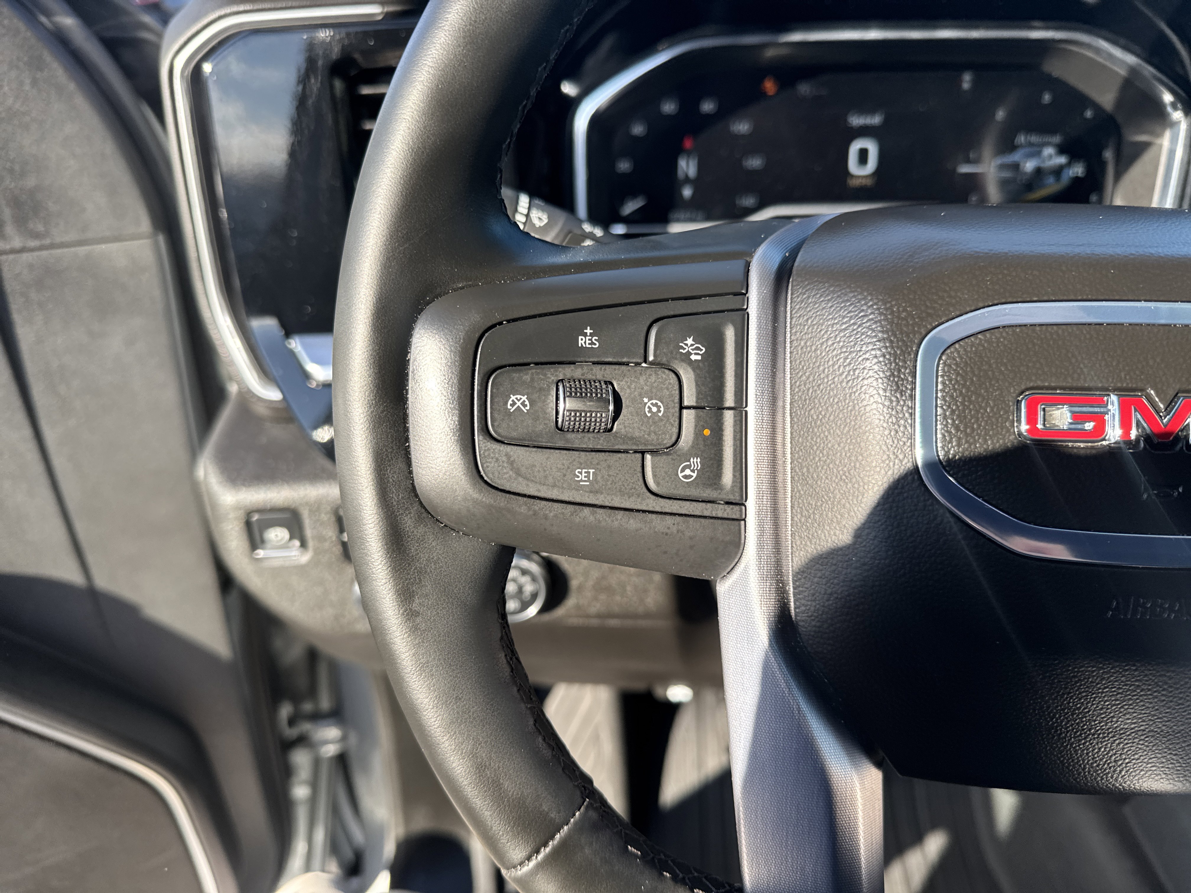 Used 2025 GMC Sierra 2500 SLE w/ SLE Value Package; AWD/4WD image 18