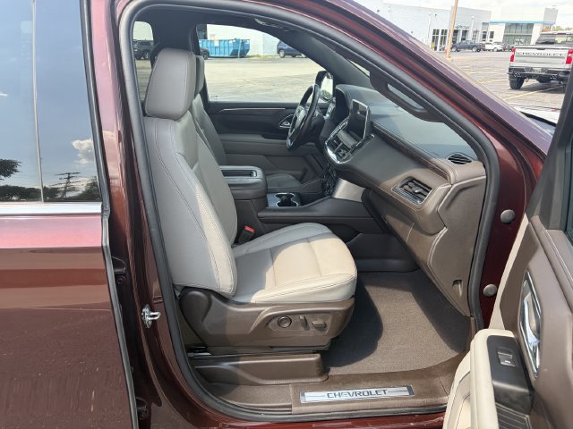 Used 2022 Chevrolet Tahoe LT w/ Luxury Package AWD/4WD image 17