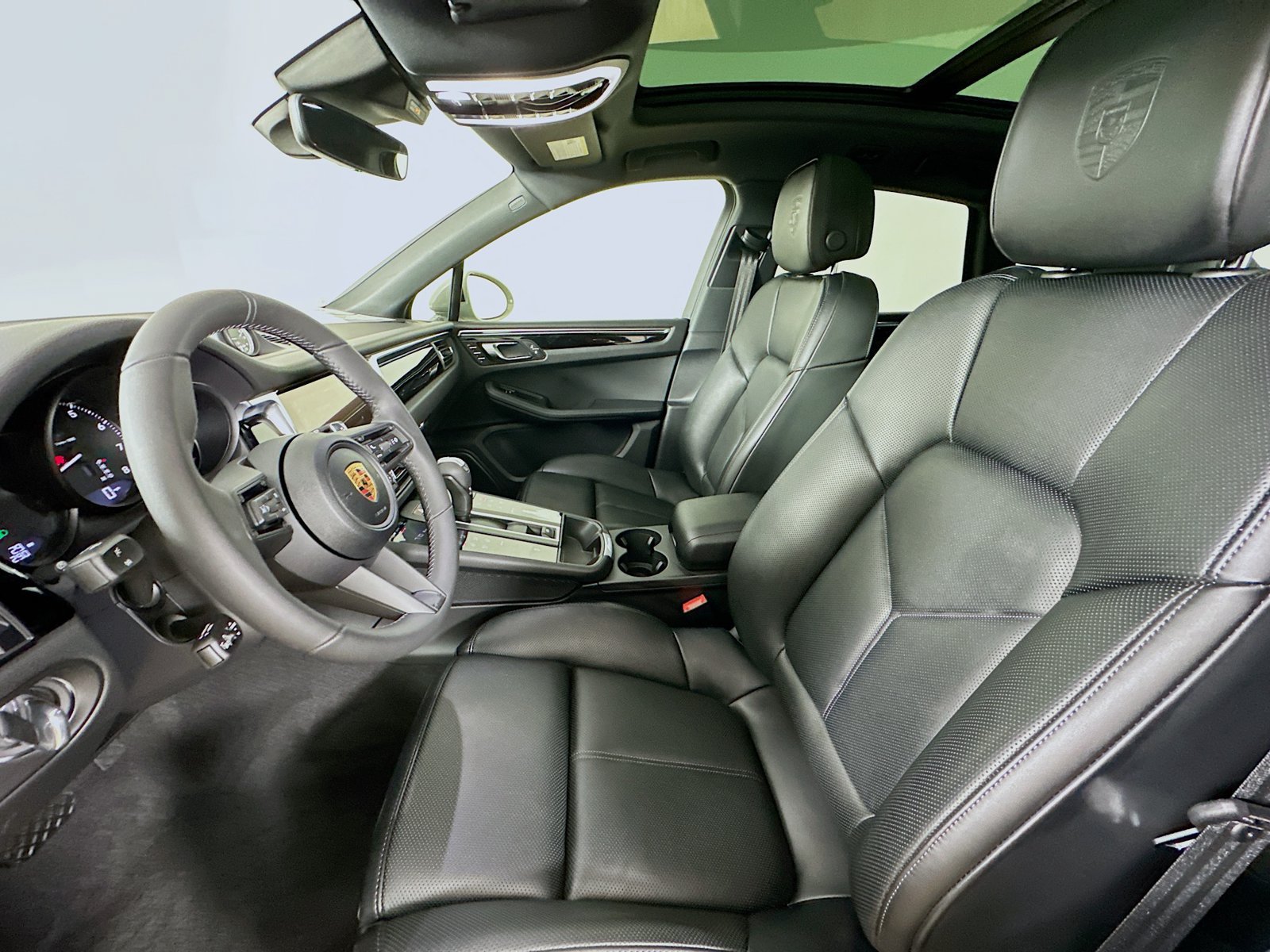 New 2026 Porsche Macan AWD/4WD image 31