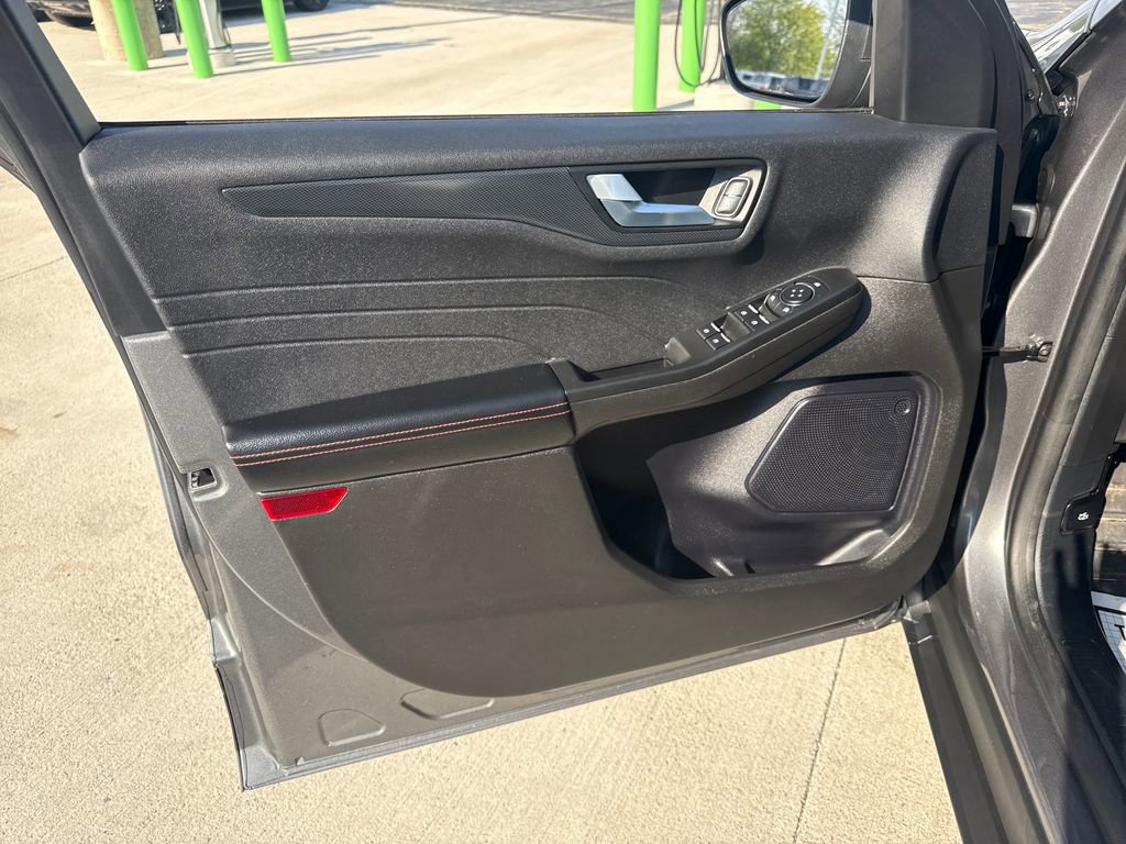 Used 2024 Ford Escape ST-Line w/ Tech Pack #1 image 29