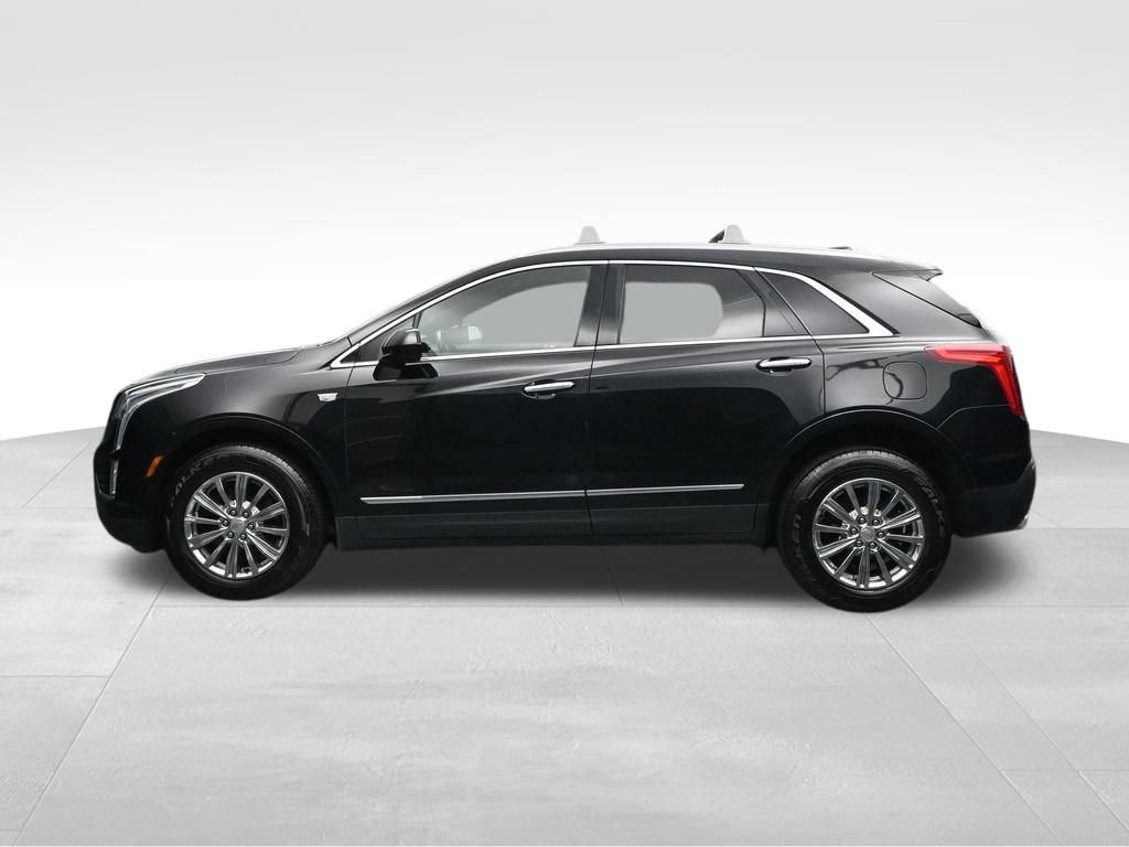 Used 2017 Cadillac XT5 Luxury w/ Driver Awareness Package FWD image 2