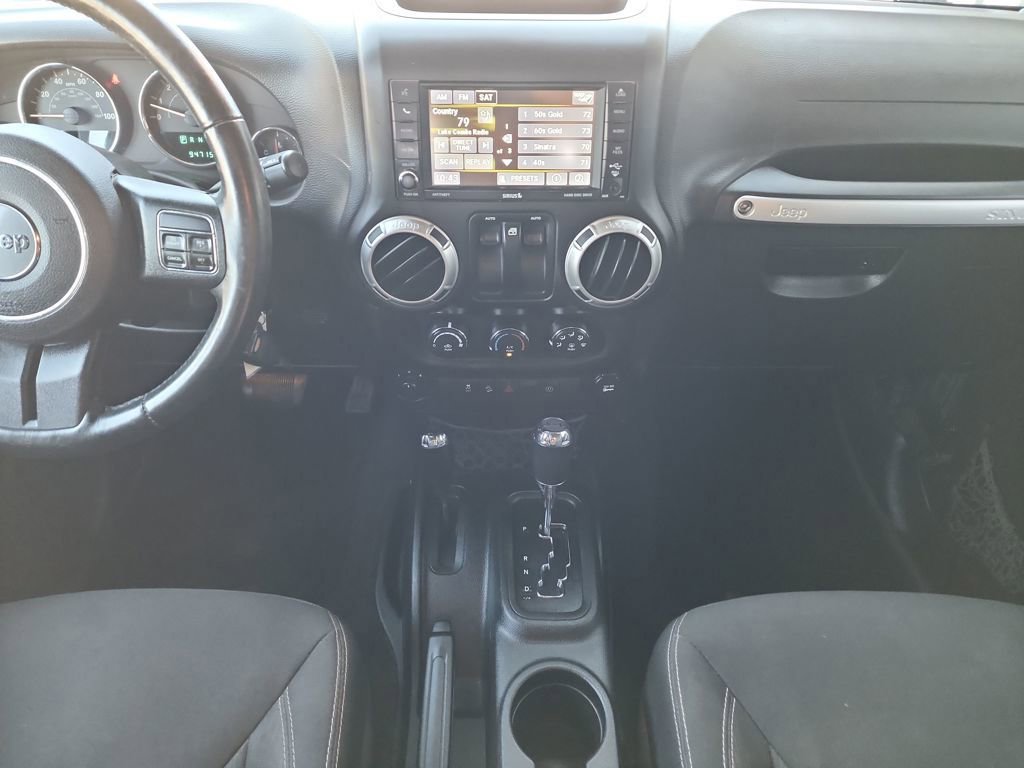 Used 2017 Jeep Wrangler Sahara w/ Connectivity Group image 19