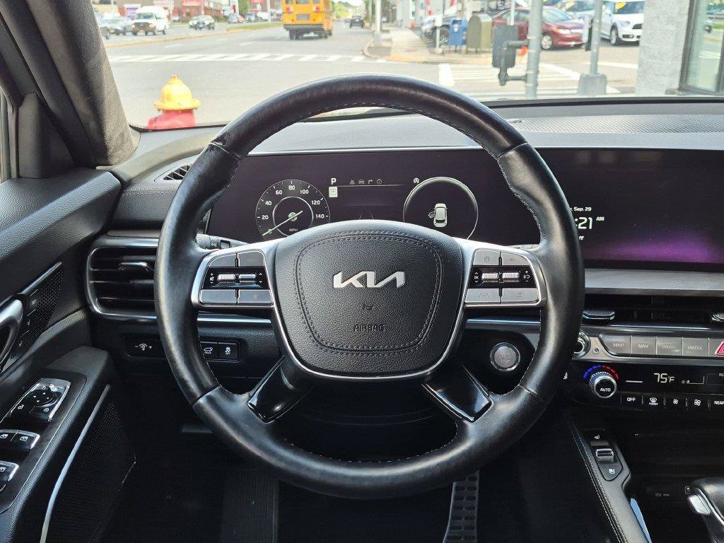 Certified 2025 Kia Telluride SX Prestige X-Line AWD/4WD image 16
