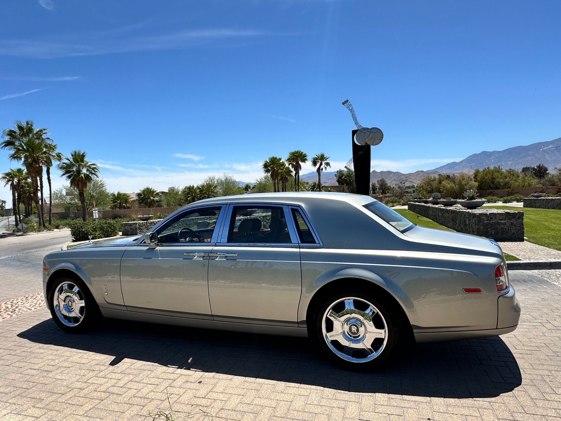 Used 2006 Rolls-Royce Phantom Sedan RWD image 23