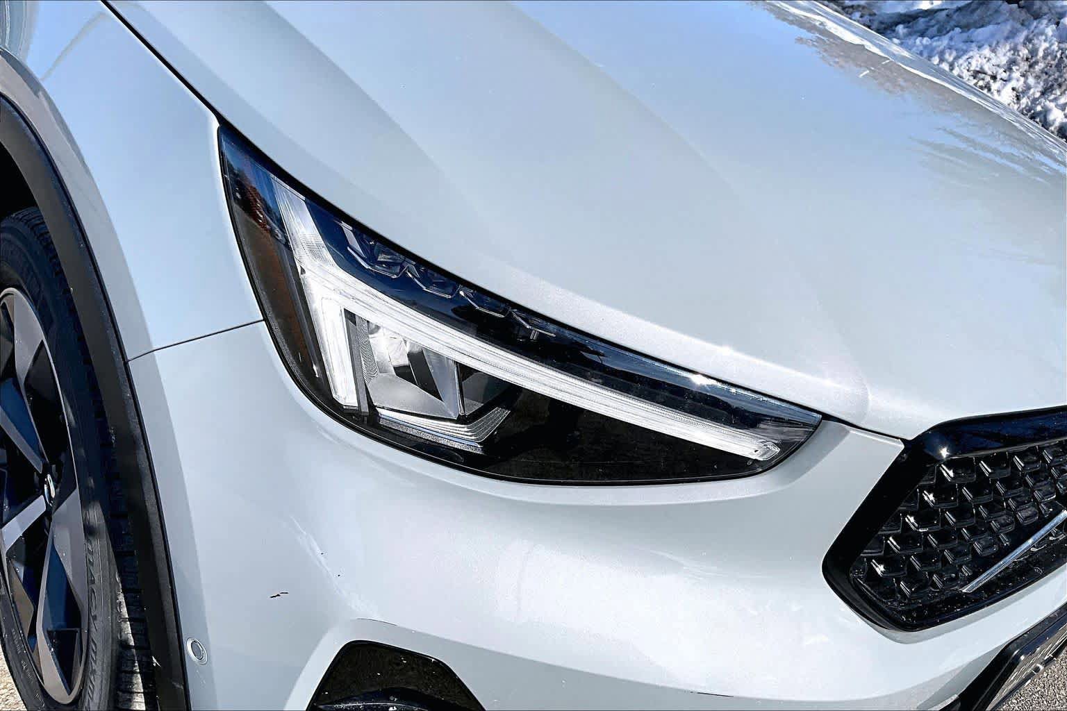 Certified 2024 Volvo XC40 B5 Plus w/ Protection Package Premier image 26