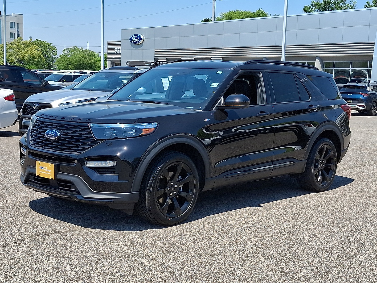 Certified 2022 Ford Explorer ST-Line w/ Class IV Trailer Tow Package AWD/4WD image 3