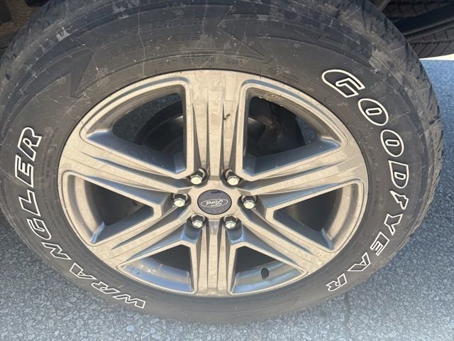 Used 2020 Ford F150 XLT w/ Equipment Group 302A Luxury AWD/4WD image 8