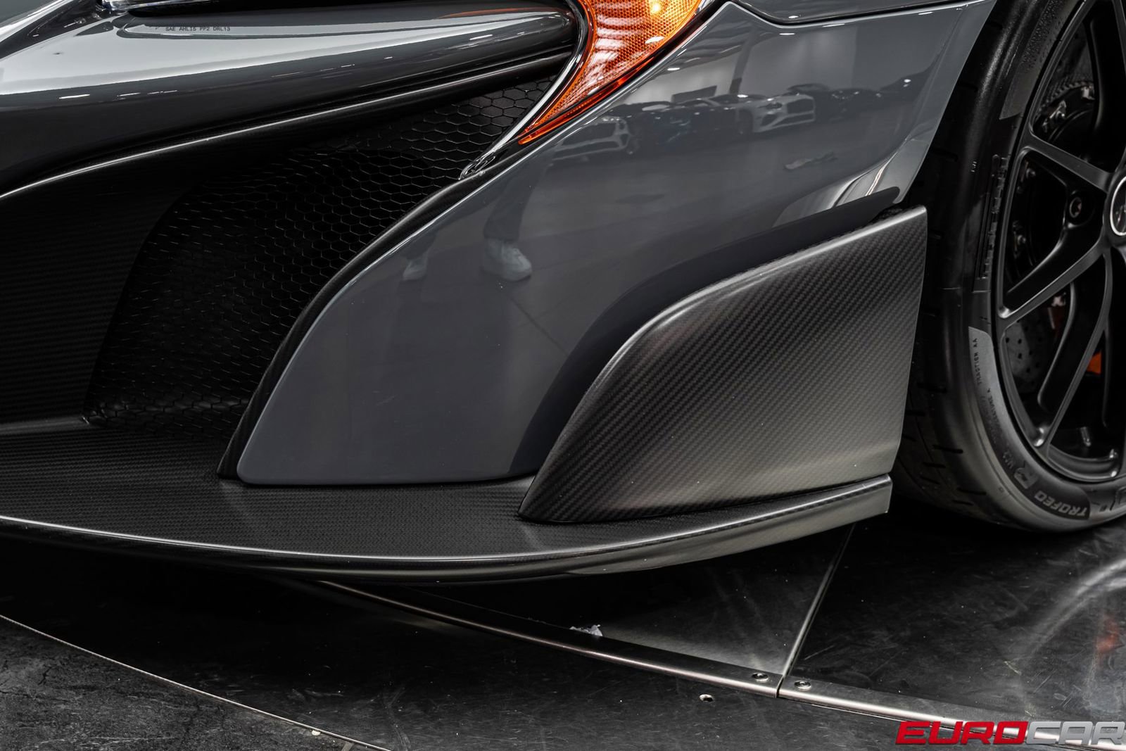 Used 2016 McLaren 675LT Spider RWD image 17