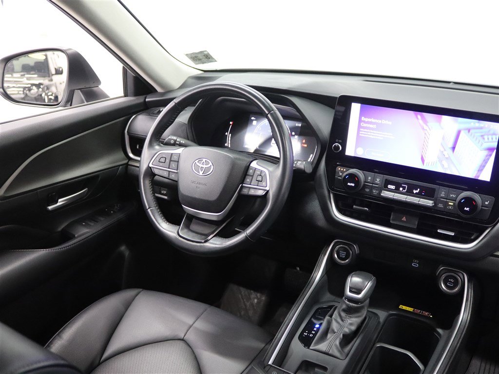 Used 2024 Toyota Grand Highlander XLE image 20
