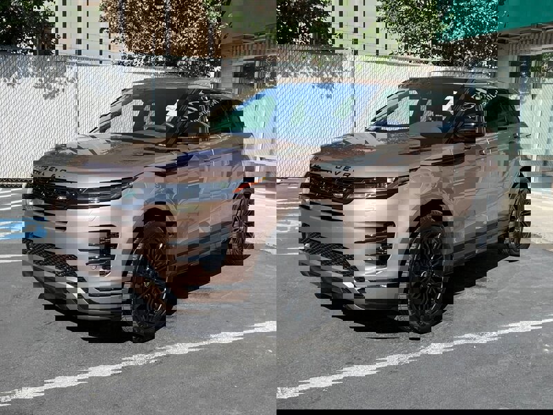 Used 2024 Land Rover Range Rover Evoque Dynamic SE image 3