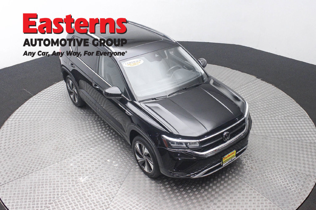 Used 2024 Volkswagen Taos SE AWD/4WD image 4