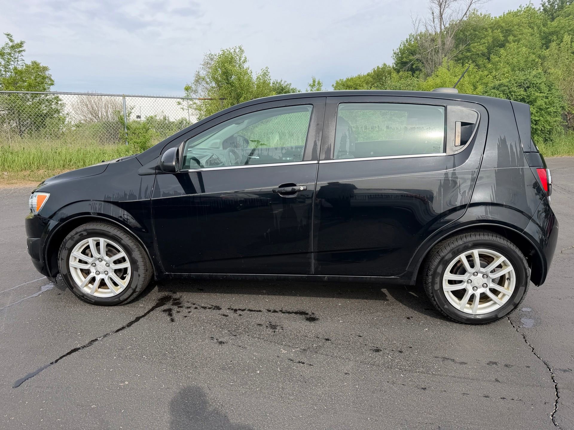 Used 2016 Chevrolet Sonic LT w/ Wheels and Fog Lamp Package FWD image 10