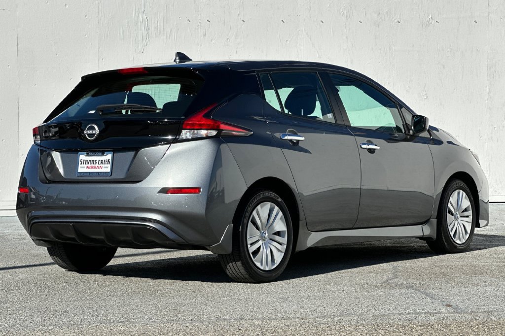 Used 2025 Nissan Leaf S FWD image 3