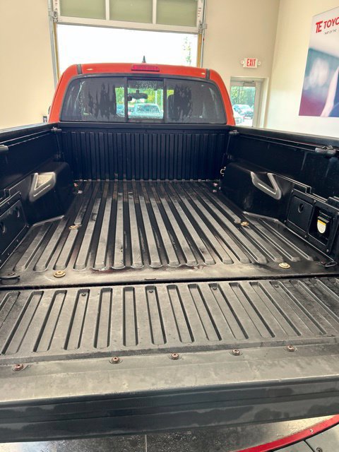 Used 2017 Toyota Tacoma TRD Sport w/ Tow Package (A/T) AWD/4WD image 7