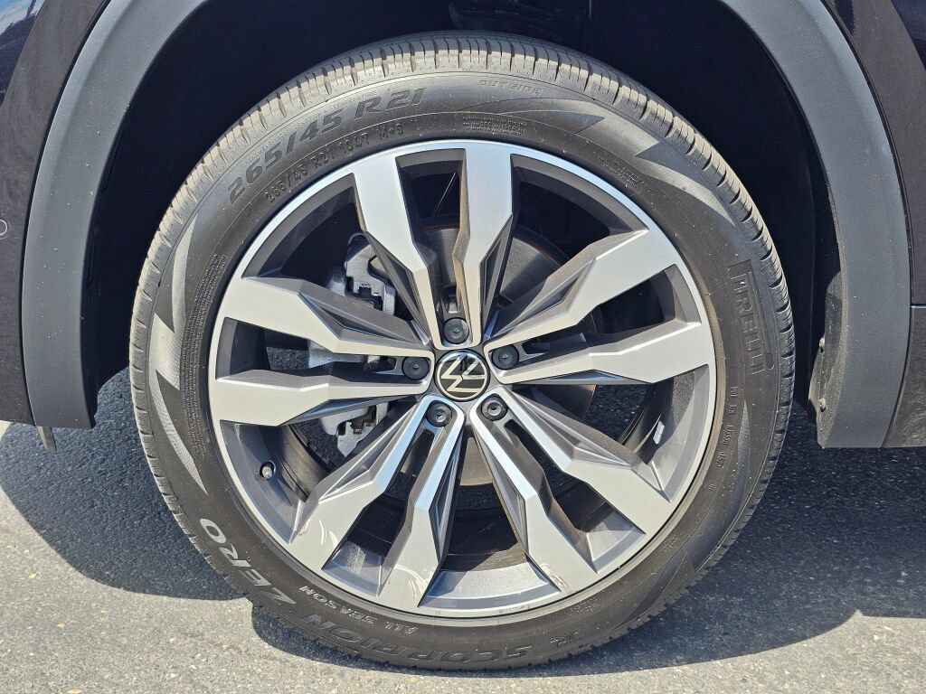 Certified 2023 Volkswagen Atlas SEL Premium AWD/4WD image 8