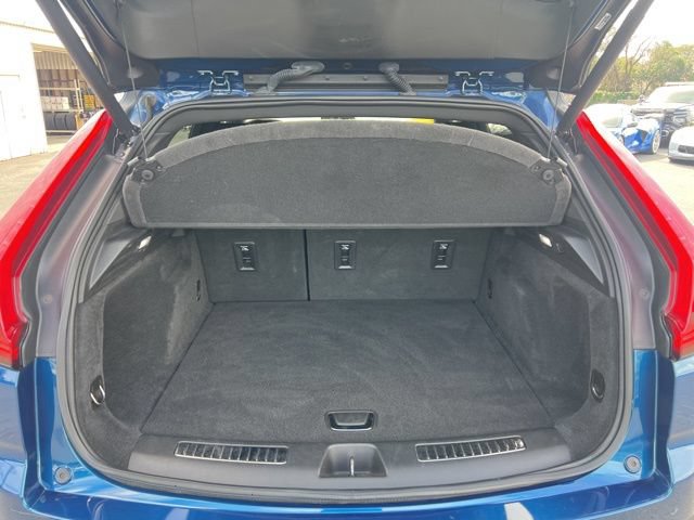 Used 2019 Cadillac XT4 Premium Luxury w/ Cold Weather Package FWD image 23