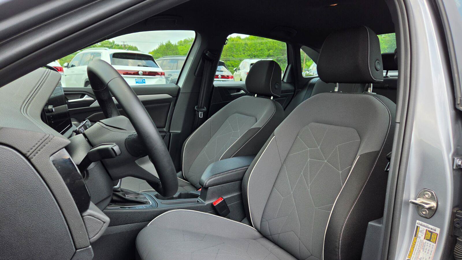Certified 2025 Volkswagen Jetta Sport FWD image 23