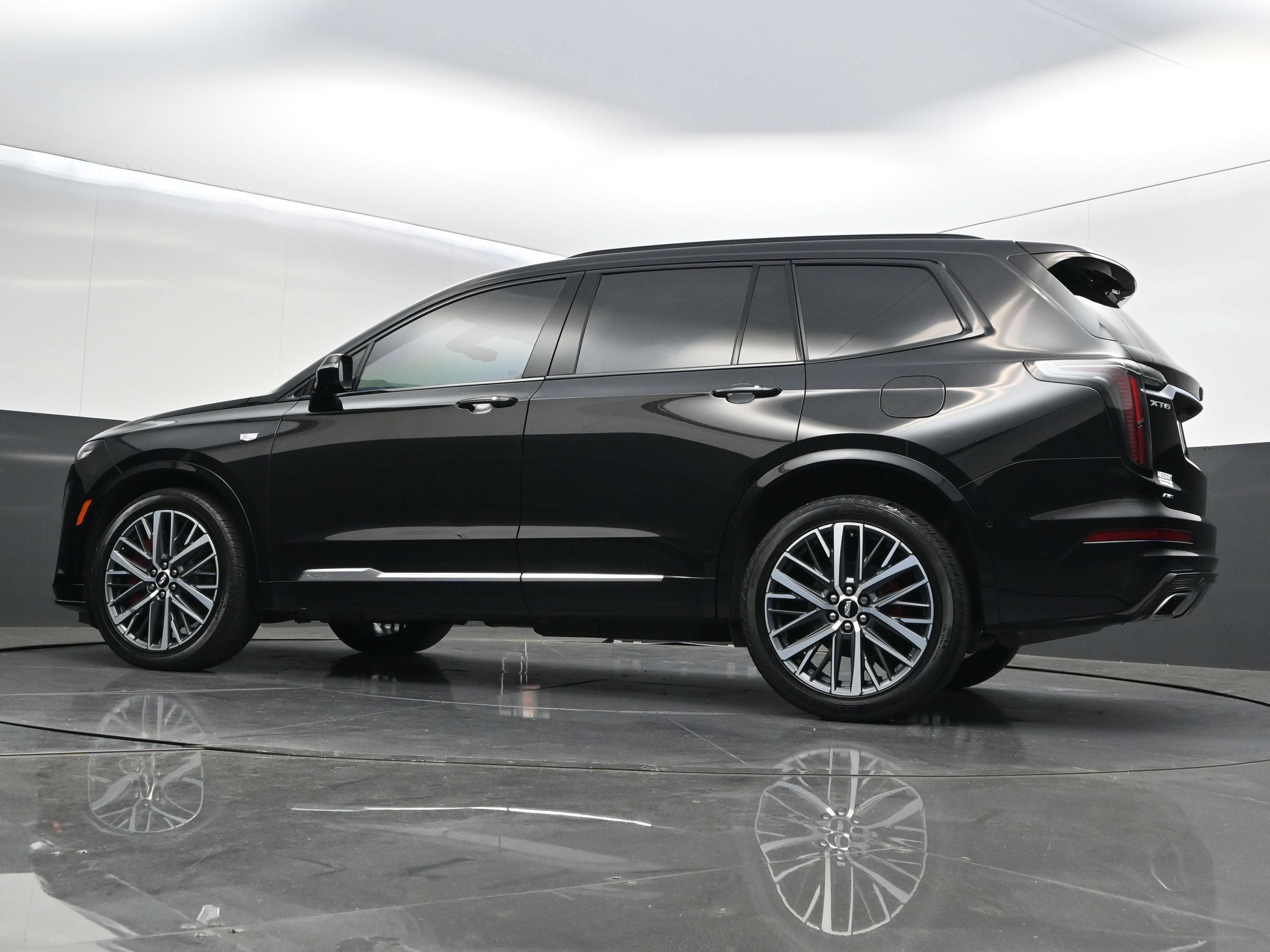 Used 2024 Cadillac XT6 Sport w/ Technology Package AWD/4WD image 50