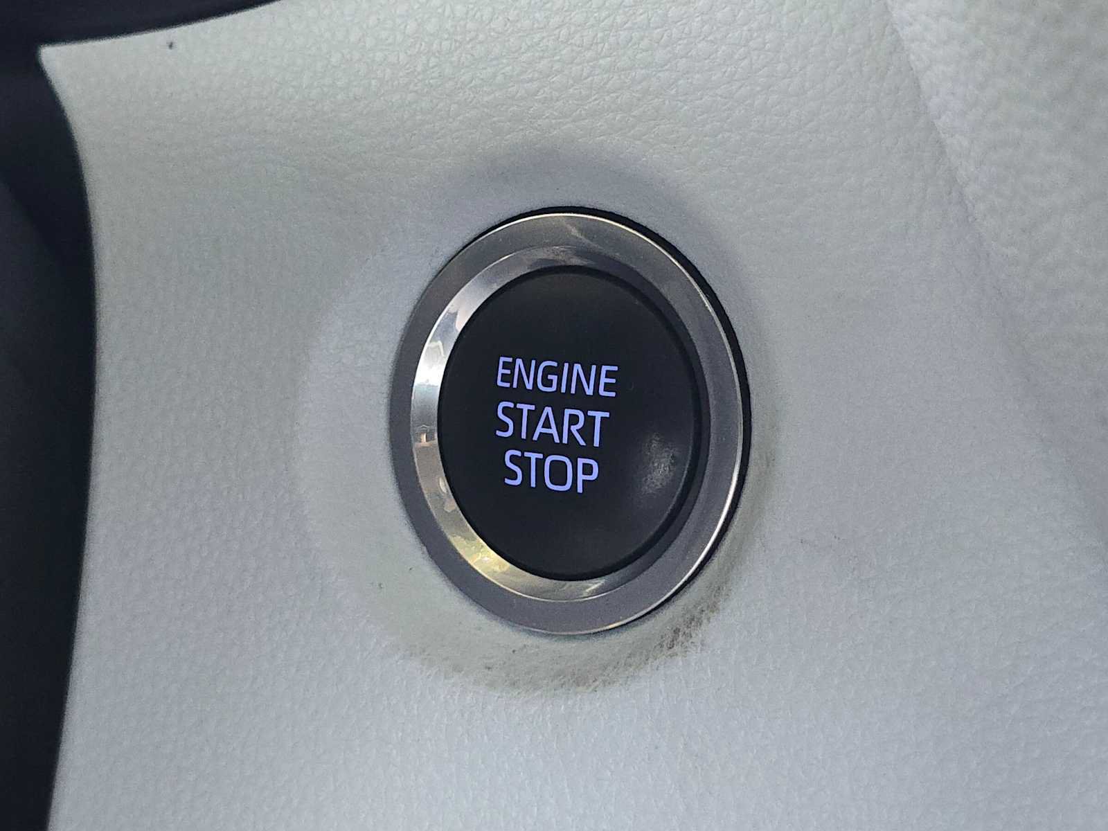 Used 2022 Toyota Corolla SE FWD image 32