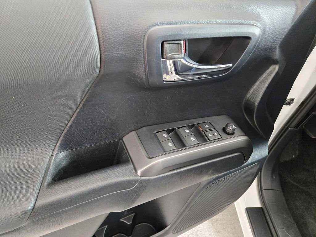 Used 2019 Toyota Tacoma TRD Off-Road w/ Technology Package image 25