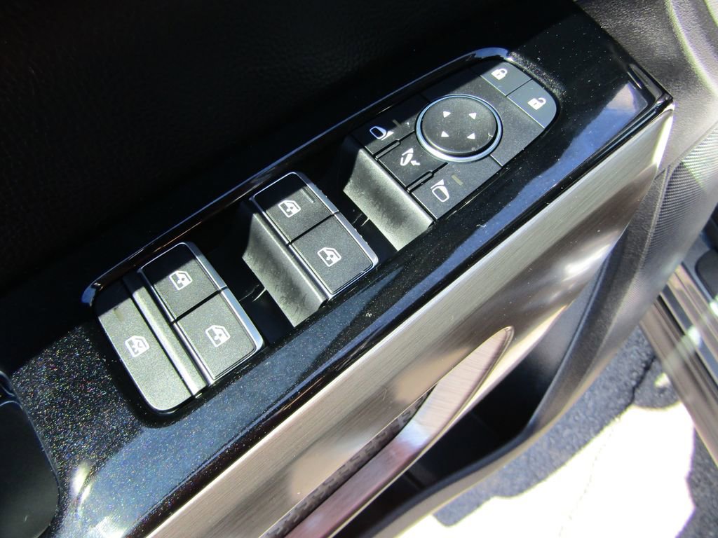Used 2025 Nissan Pathfinder Platinum w/ Cargo Package AWD/4WD image 20