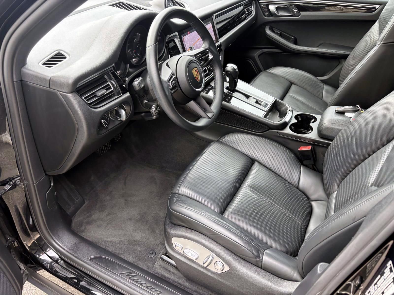 Certified 2023 Porsche Macan AWD/4WD image 19
