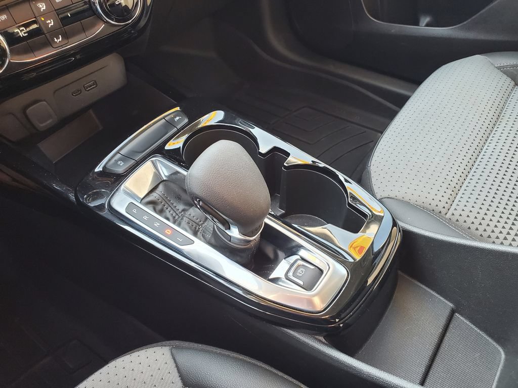 Certified 2024 Chevrolet Trax LT FWD image 25