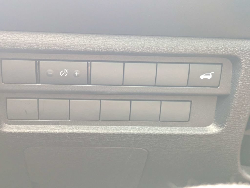 Used 2025 Mitsubishi Outlander SE FWD image 27