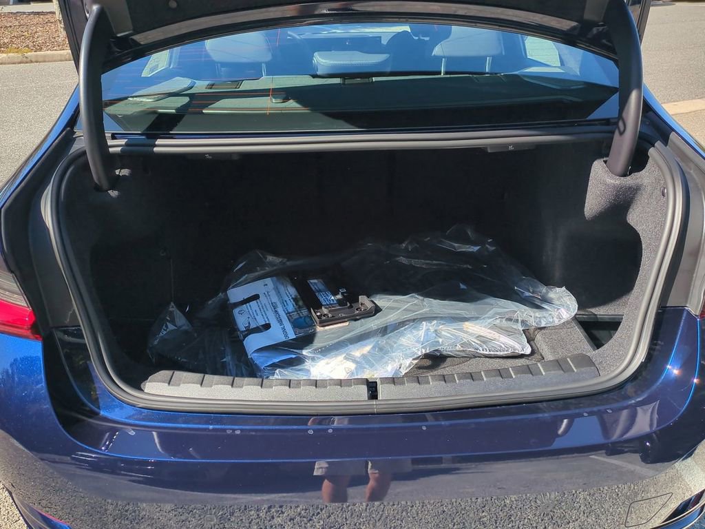 New 2026 BMW 330i Sedan w/ Premium Package image 12