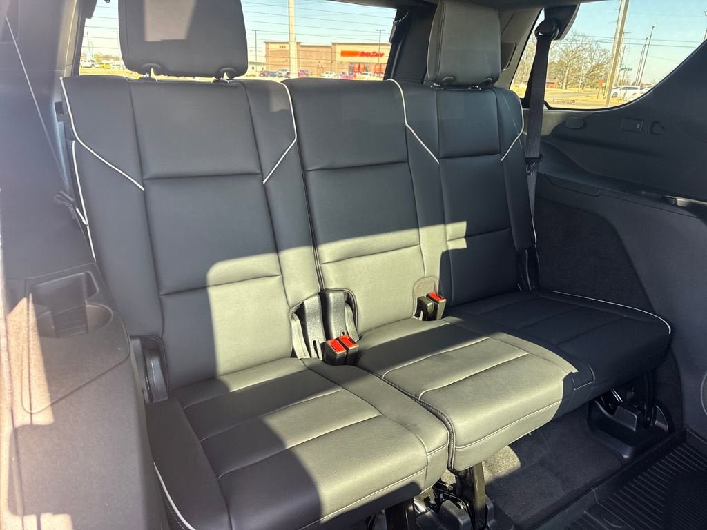 Used 2025 Cadillac Escalade Premium Luxury AWD/4WD image 15