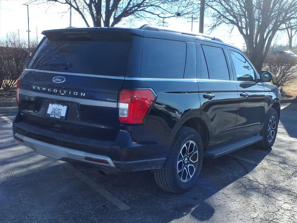Used 2024 Ford Expedition XLT image 3
