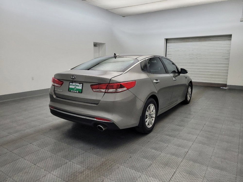 Used 2017 Kia Optima LX FWD image 9