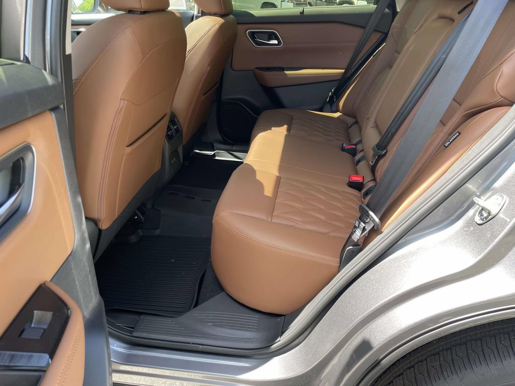 New 2026 Nissan Rogue Platinum AWD/4WD image 10
