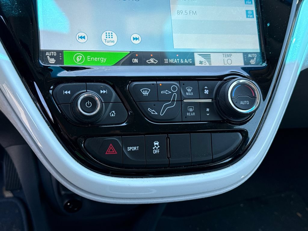 Used 2018 Chevrolet Bolt LT FWD image 17