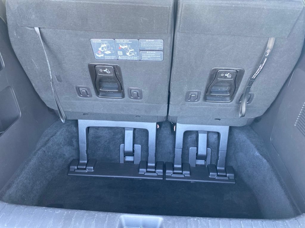 Used 2025 Kia Carnival FWD image 6