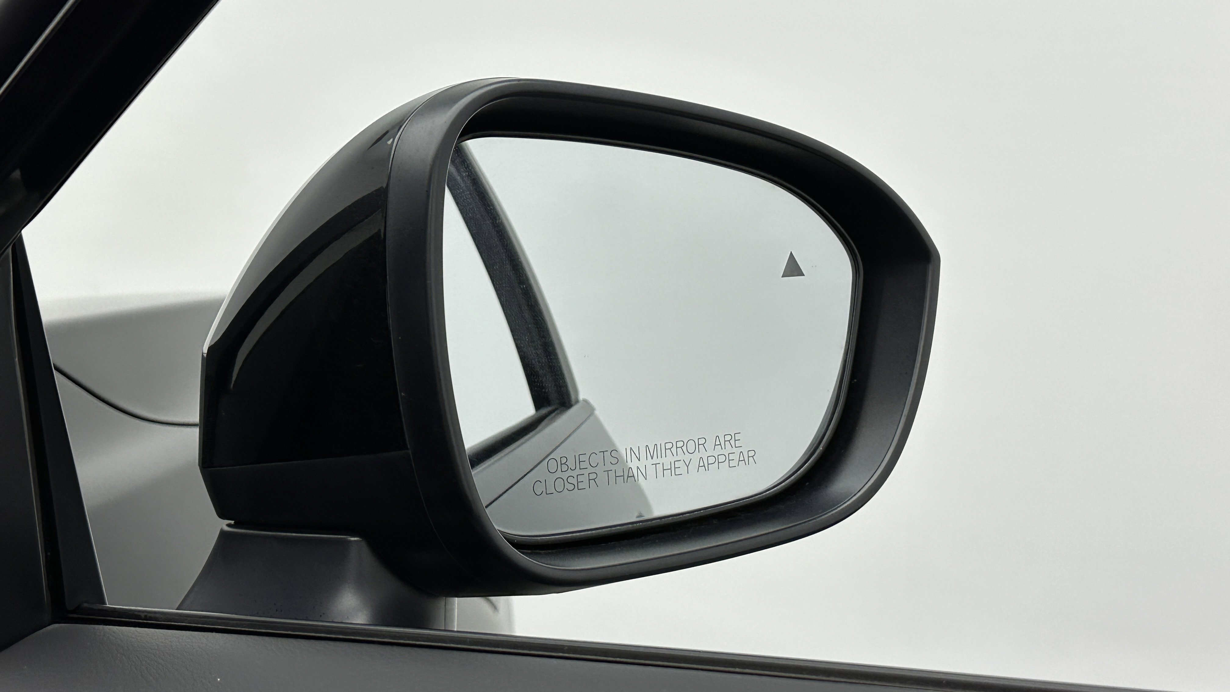 Used 2025 Nissan Rogue SV image 35