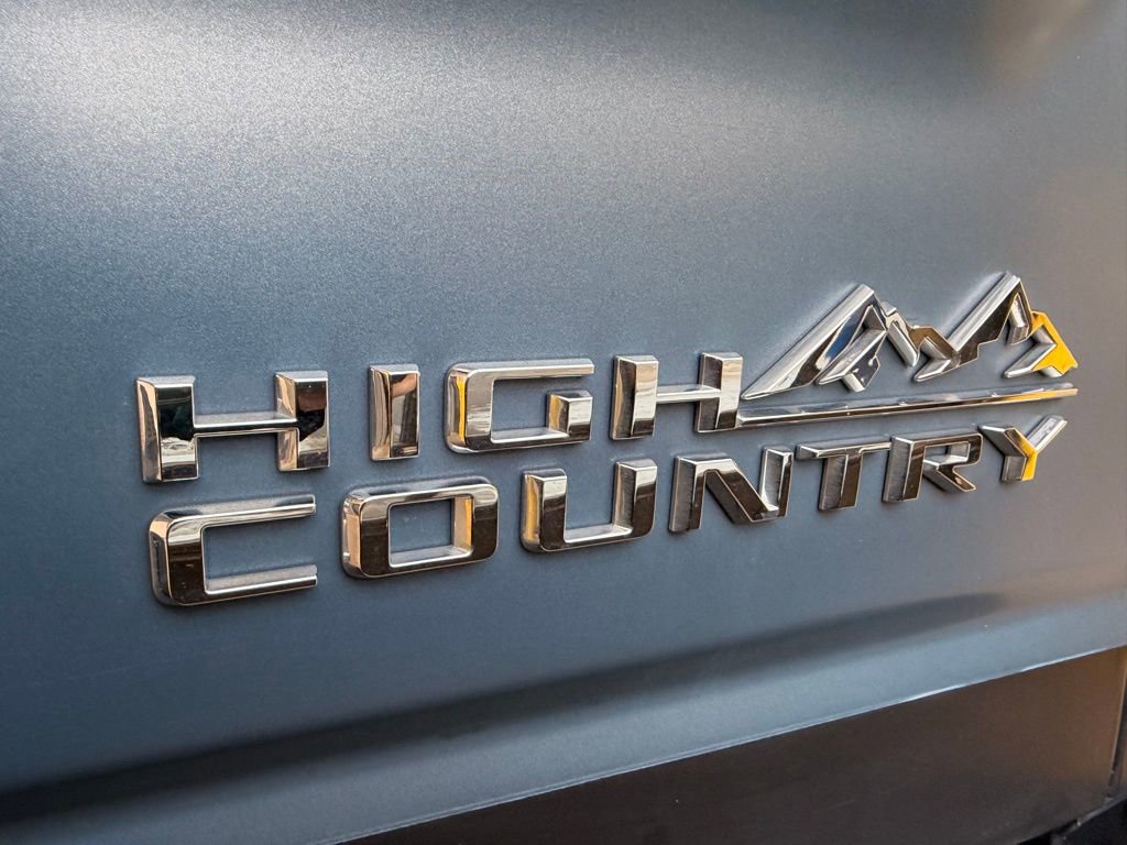 Used 2022 Chevrolet Silverado 2500 High Country w/ Z71 Off-Road Package image 13