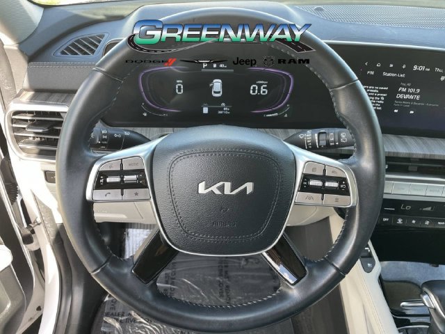 Used 2024 Kia Telluride EX w/ EX Captain's Chair Package FWD image 31