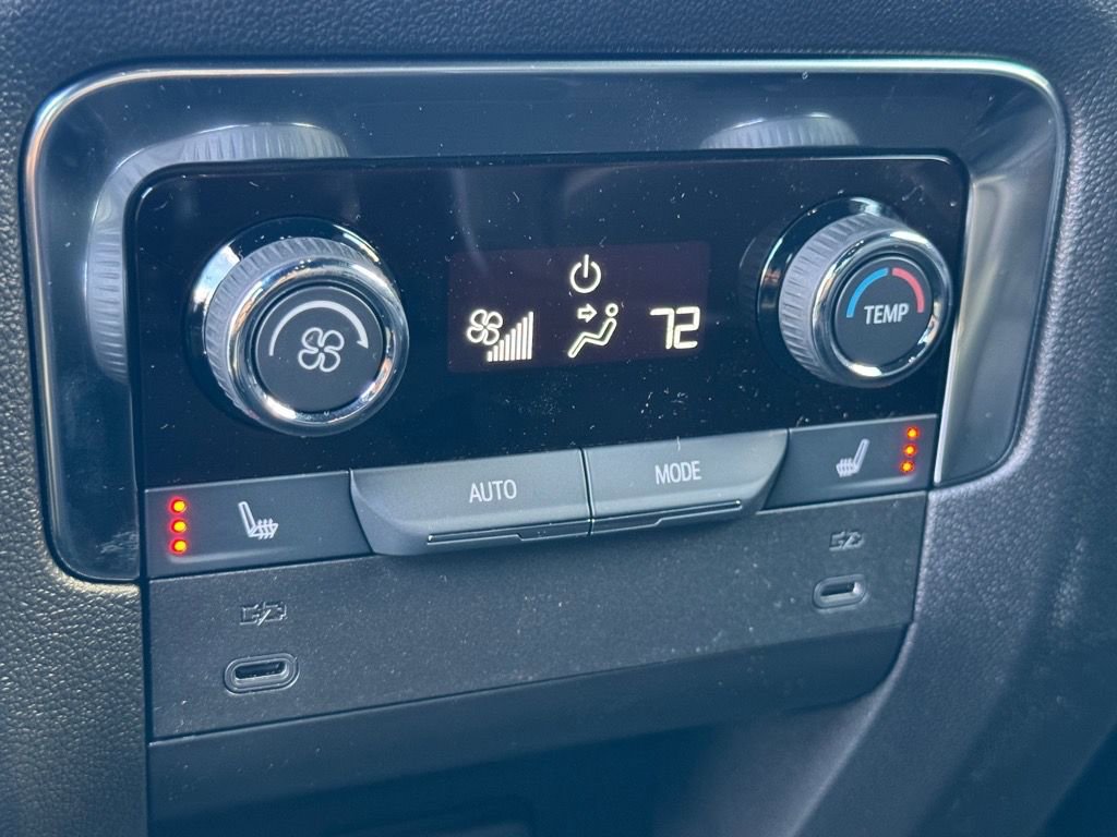 New 2025 Chevrolet Suburban Premier image 10