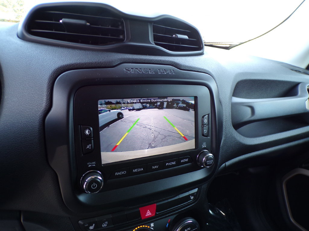 Used 2015 Jeep Renegade Latitude w/ Popular Equipment Group AWD/4WD image 24