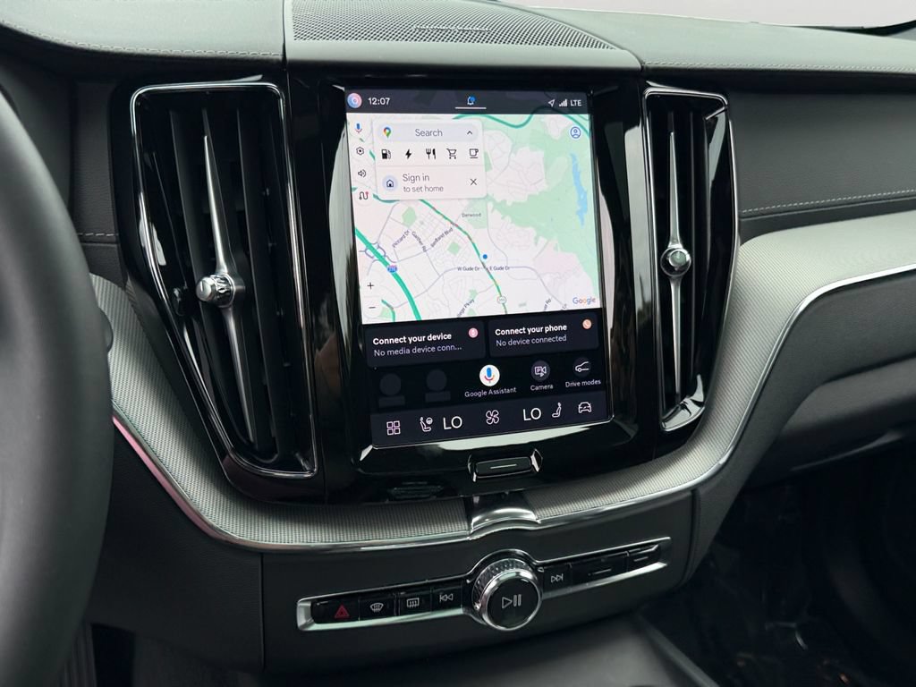 Certified 2025 Volvo XC60 T8 Ultra w/ Climate Package AWD/4WD image 21