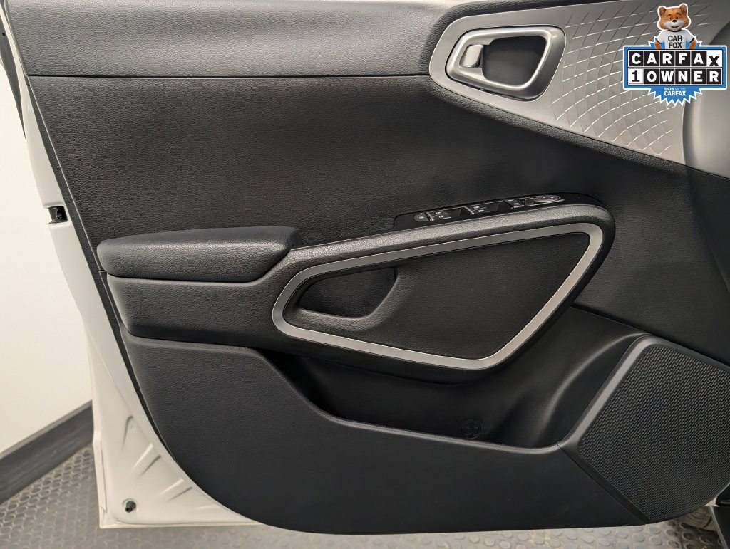 Certified 2025 Kia Soul LX FWD image 8