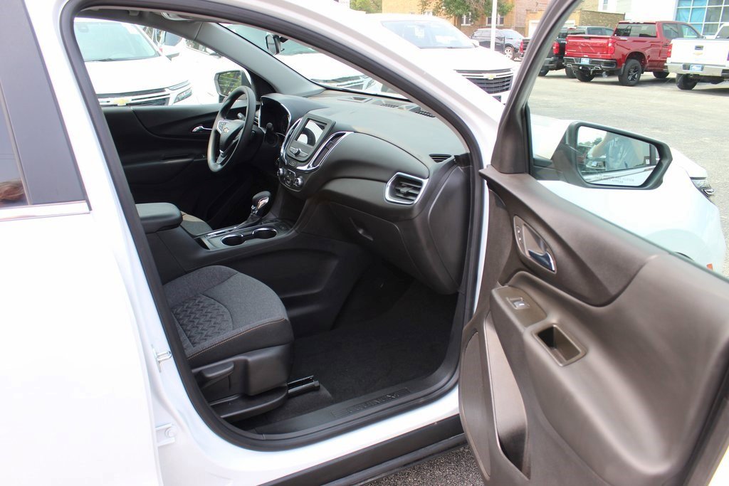 Certified 2023 Chevrolet Equinox LT w/ LPO, Floor Liner Package image 21